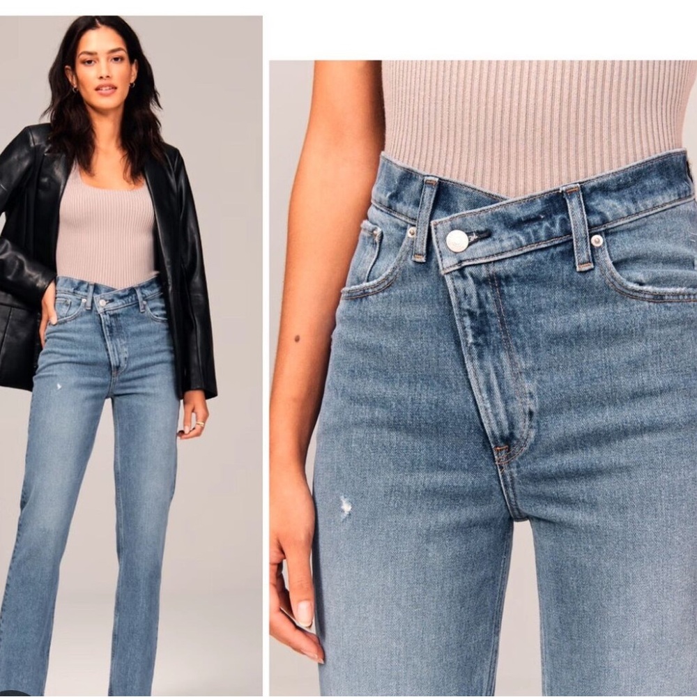 Abercrombie & Fitch
The '90s Straight Ultra High Rise Blue jeans